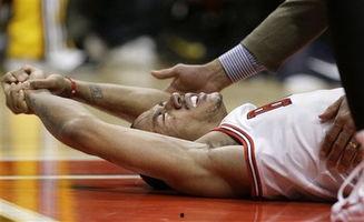 罗斯受伤图片,赛场惊魂一幕